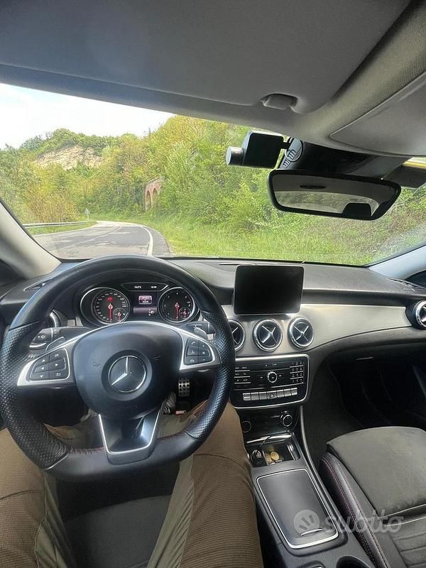 Usata Mercedes CLA200 Premium 136 CV (100 kW) 2018 Nero Berlina
