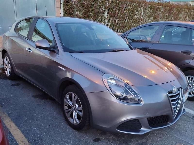 Usata Alfa Romeo Giulietta Distinctive 120 CV (88 kW) 2016 Grigio Berlina