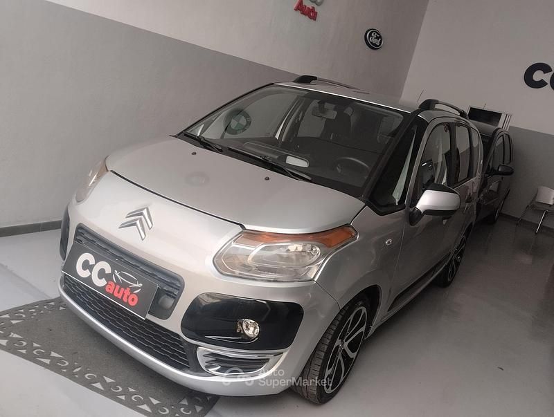 Argento Usata 2009 Citroën C3 Picasso Monovolume | 3990 € (Buon prezzo) - Immagine 1/4