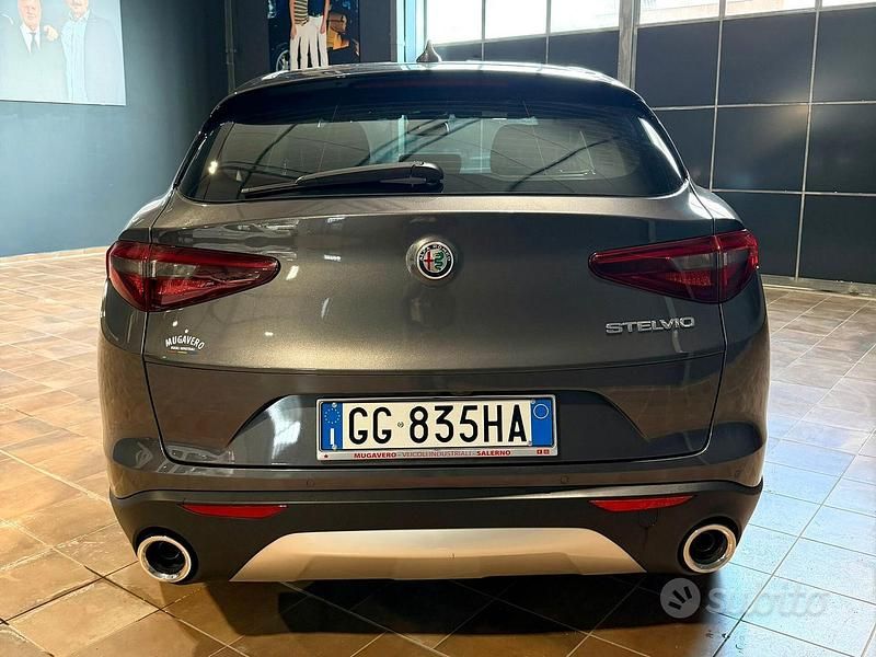 Usata Alfa Romeo Stelvio 160 CV (117 kW) 2021 Bianco SUV