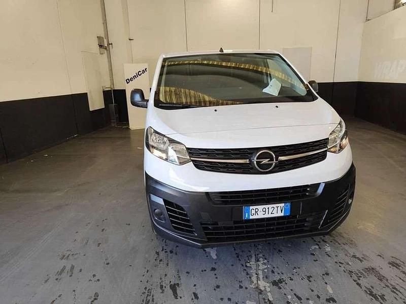 Usata Opel Vivaro Enjoy 101 CV (74 kW) 2023 Bianco Monovolume