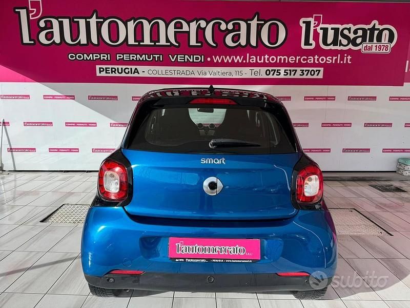 Usata Smart ForFour Passion 90 CV (66 kW) 2016 Blu Utilitaria