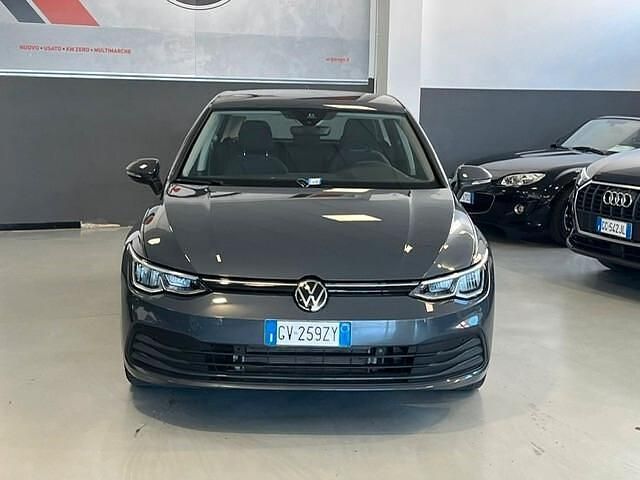 Usata VW Golf VIII Life 110 CV (80 kW) 2024 Grigio Berlina