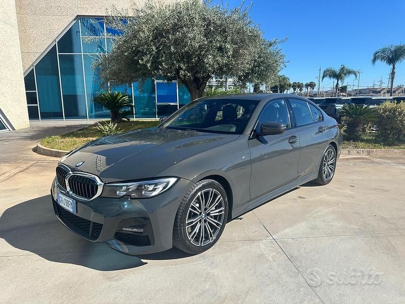 Grigio Usata 2022 BMW 330e M Sport Tre volumi | 38.900 € (Buon prezzo) - Immagine 1/4