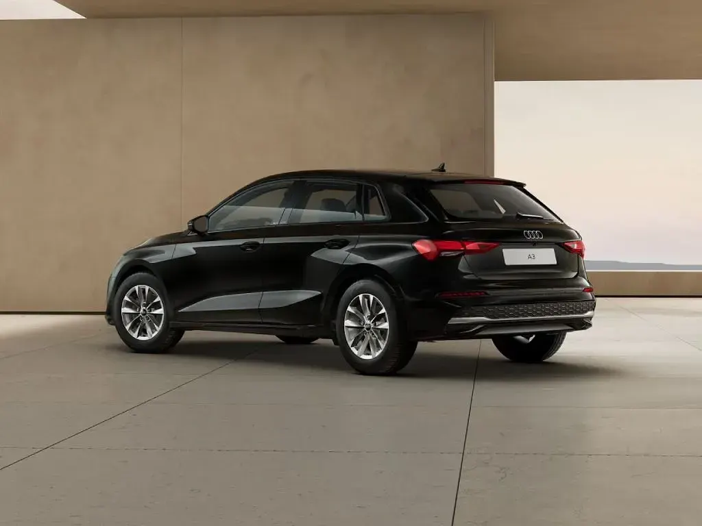 Nuova Audi A3 Business 150 CV (110 kW) 2026 Nero brillante Berlina