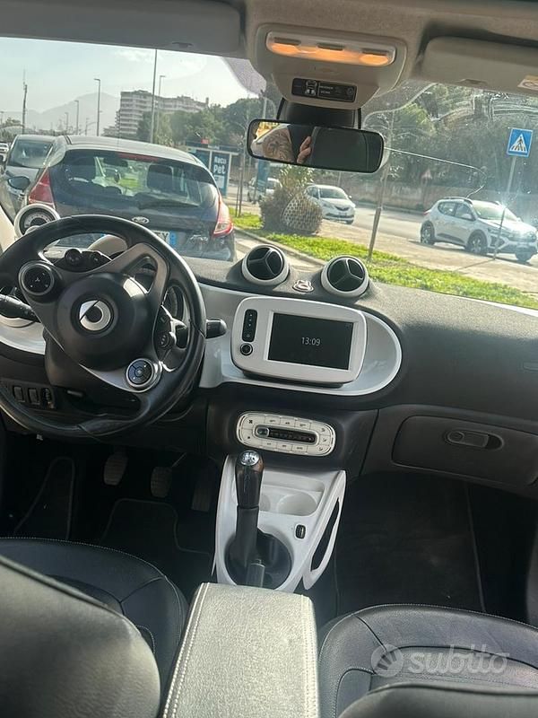 Usata Smart ForFour 71 CV (52 kW) 2016 Grigio Utilitaria