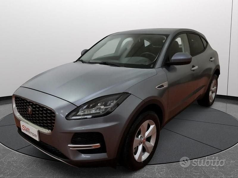 Begagnad Jaguar E-Pace 163 HK (119 kW) 2022 Grå SUV