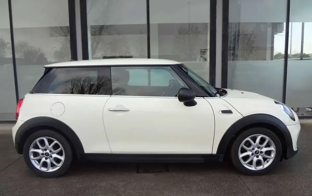 Usata Mini ONE 75 CV (55 kW) 2016 Beige Utilitaria