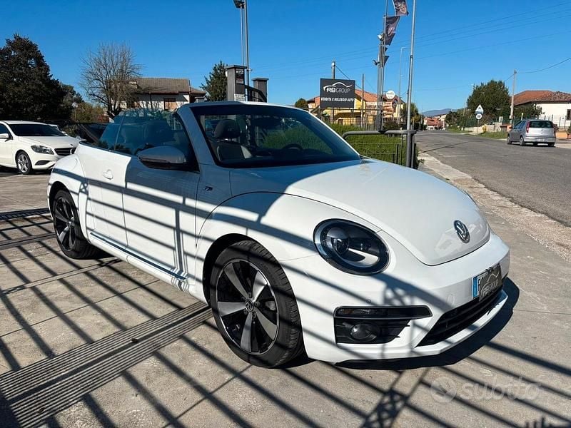 Usata VW Beetle Cabriolet Sport 150 CV (110 kW) 2016 Bianco Cabrio