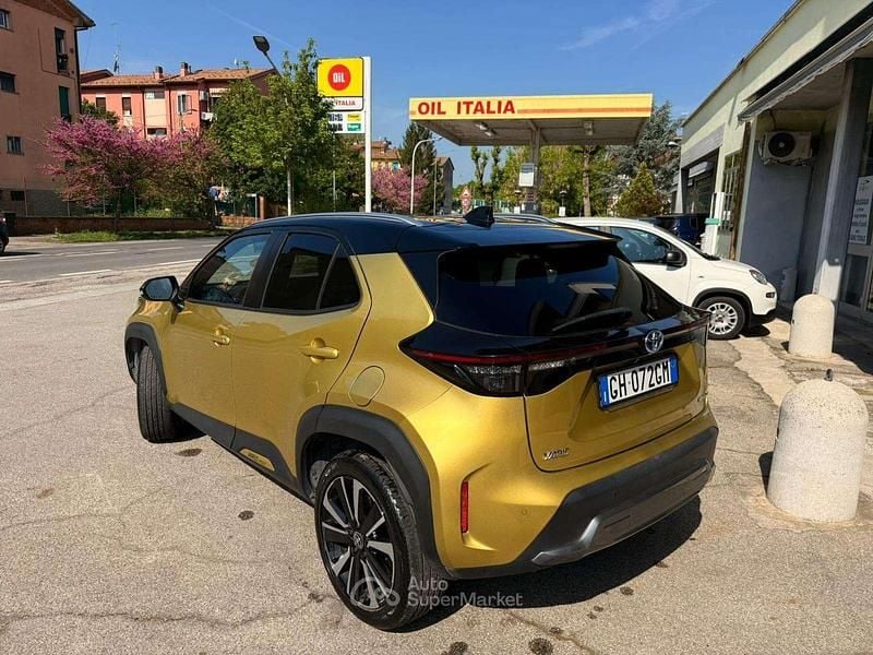 Begagnad Toyota Yaris Cross Edition 116 HK (85 kW) 2021 Guld SUV