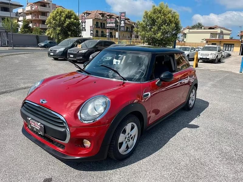Usata Mini Cooper 75 CV (55 kW) 2016 Rosso Utilitaria