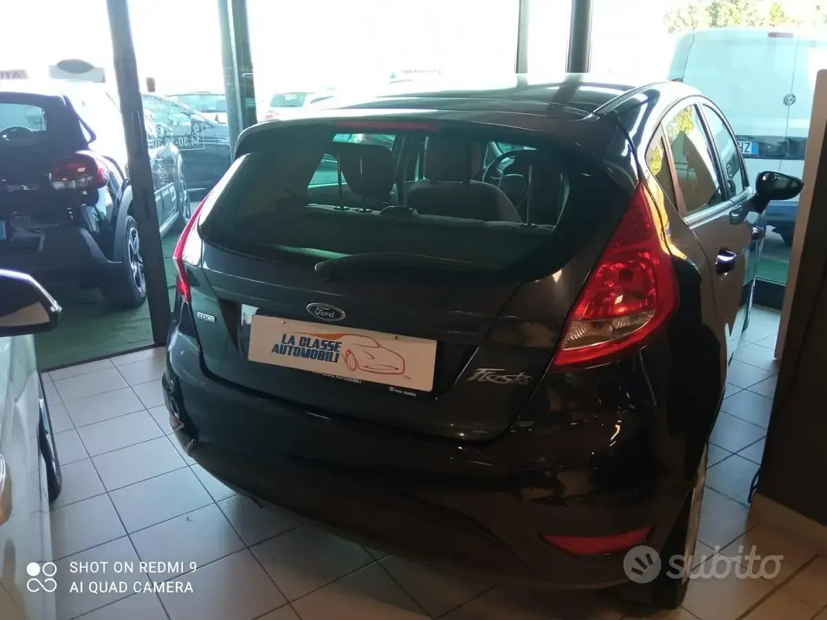 Second-hand Ford Fiesta Ghia 68 CP (50 kW) 2008 Gri Hatchback