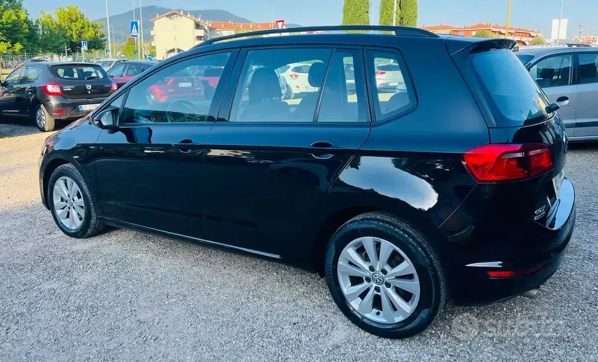 Usata VW Golf Sportsvan Highline 110 CV (80 kW) 2014 Nero Monovolume