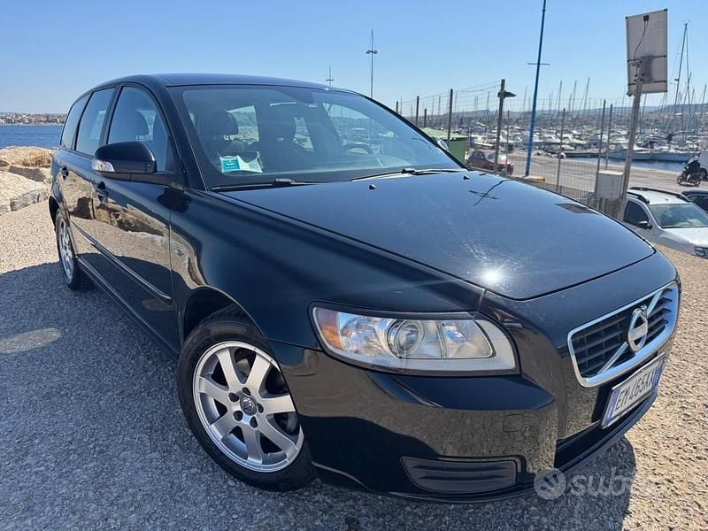 Usata Volvo V50 R-Design 114 CV (83 kW) 2012 Nero Station wagon
