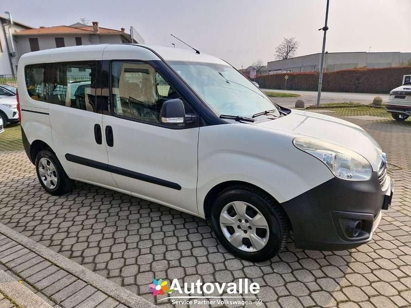 Usata Opel Combo 105 CV (77 kW) 2017 Bianco Monovolume