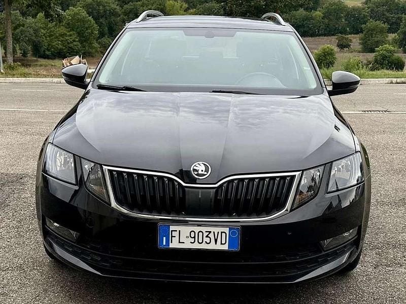 Usata Skoda Octavia G-TEC Executive 110 CV (80 kW) 2017 Nero Station wagon