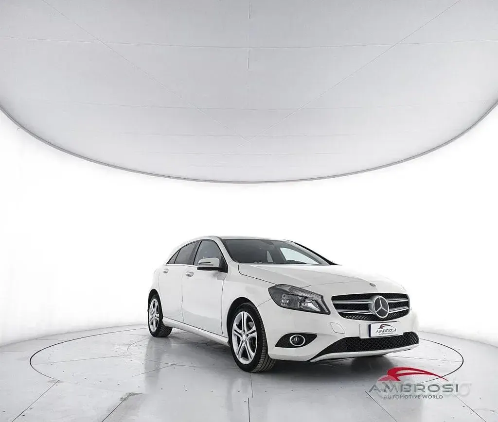 Usata Mercedes A180 109 CV (80 kW) 2013 Bianco Utilitaria