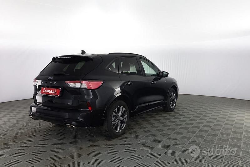 Usata Ford Kuga ST-Line 225 CV (165 kW) 2023 Agate black SUV