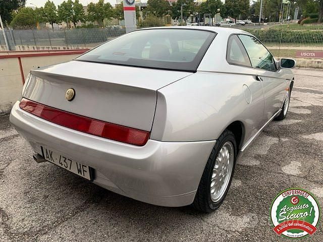 Usata Alfa Romeo GTV 201 CV (147 kW) 1997 Grigio Coupé