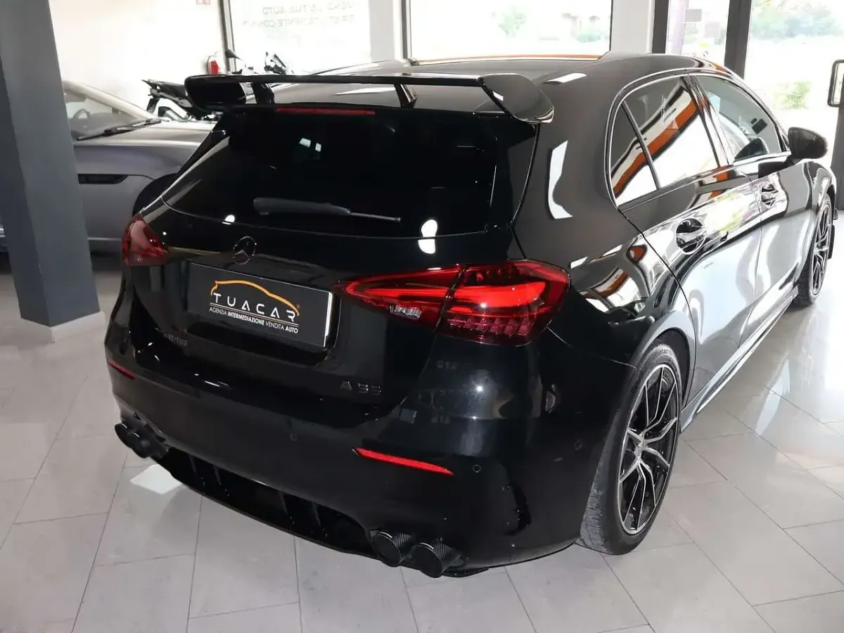 Usata Mercedes A35 AMG AMG line 320 CV (235 kW) 2024 Nero Berlina