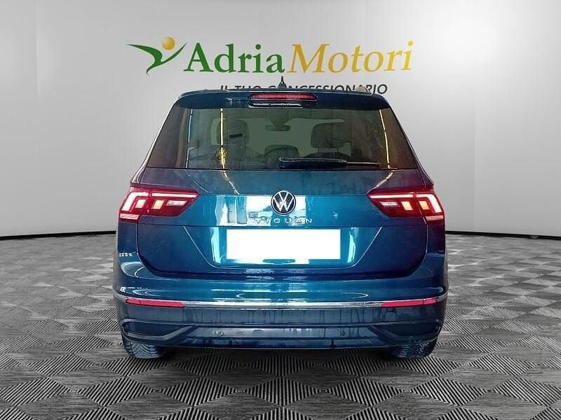 Usata VW Tiguan Life 150 CV (110 kW) 2021 Blu SUV