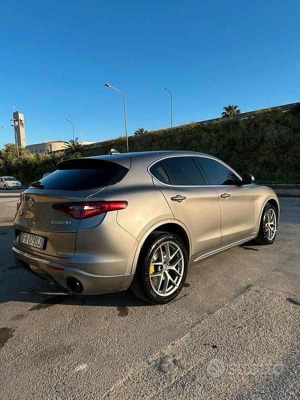 Usata Alfa Romeo Stelvio Veloce 280 CV (205 kW) 2017 Grigio SUV