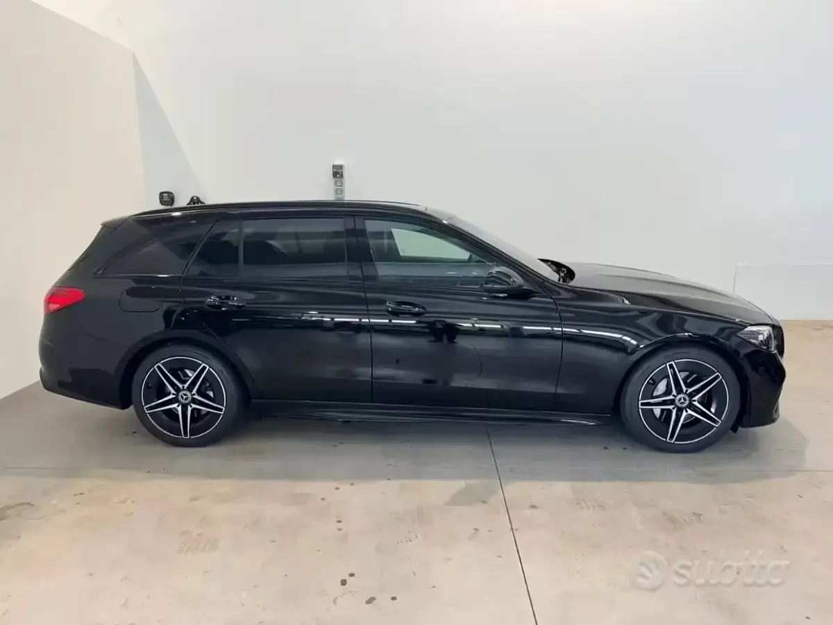 Usata Mercedes C220 Premium Plus 200 CV (147 kW) 2023 Nero Station wagon