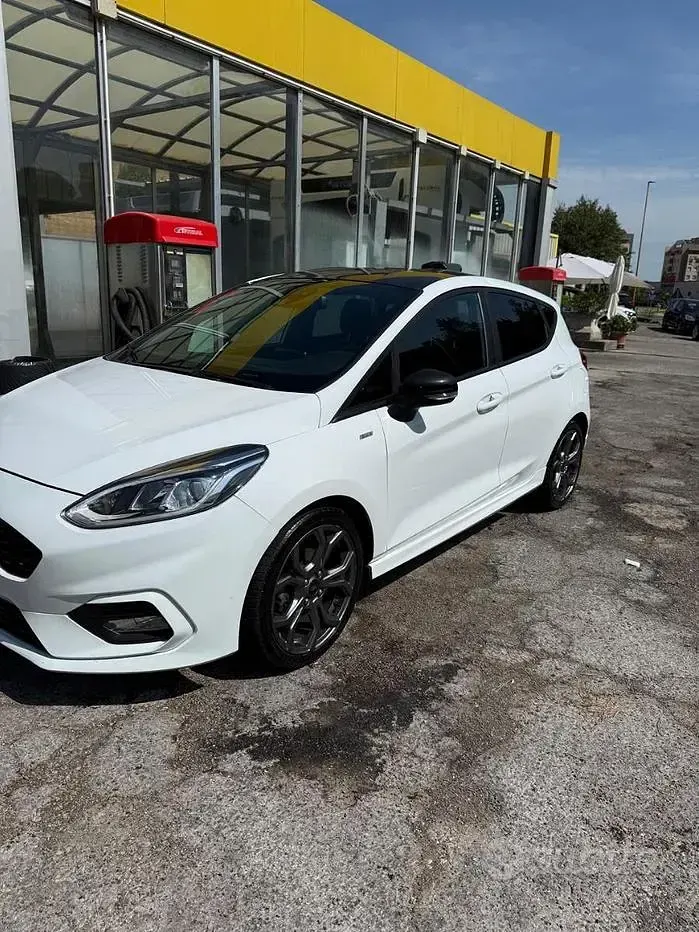 Usata Ford Fiesta 86 CV (63 kW) 2019 Bianco Utilitaria