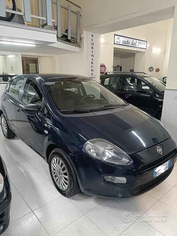 Usata Fiat Punto Young 78 CV (57 kW) 2015 Blu Utilitaria