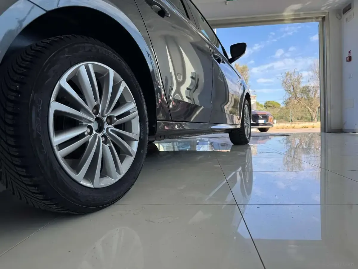 Usata Citroën C-Elysee I Exclusive 99 CV (72 kW) 2016 Grigio Berlina
