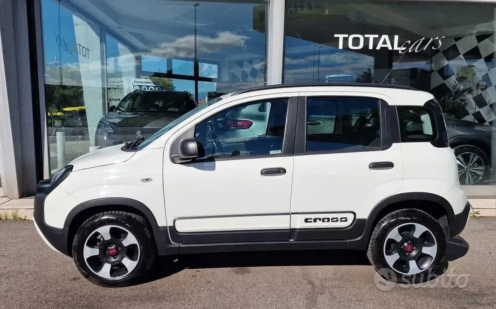 Usata Fiat Panda Cross Cross 69 CV (50 kW) 2018 Bianco pastello Utilitaria