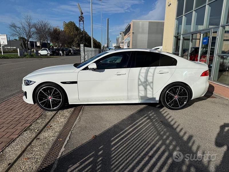 Usata Jaguar XE R-Sport 179 CV (131 kW) 2017 Bianco Berlina