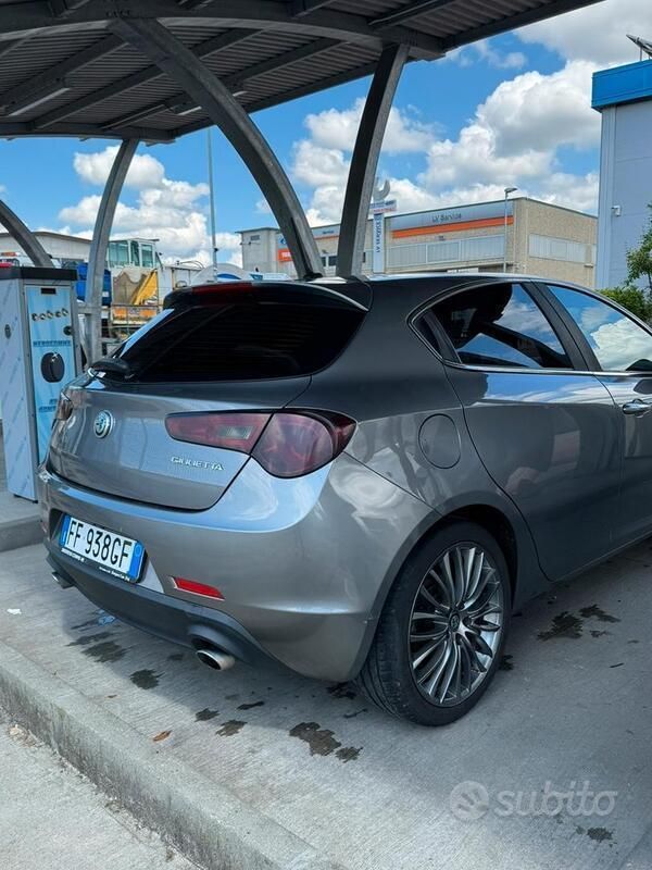 Usata Alfa Romeo Giulietta 150 CV (110 kW) 2016 Grigio Utilitaria