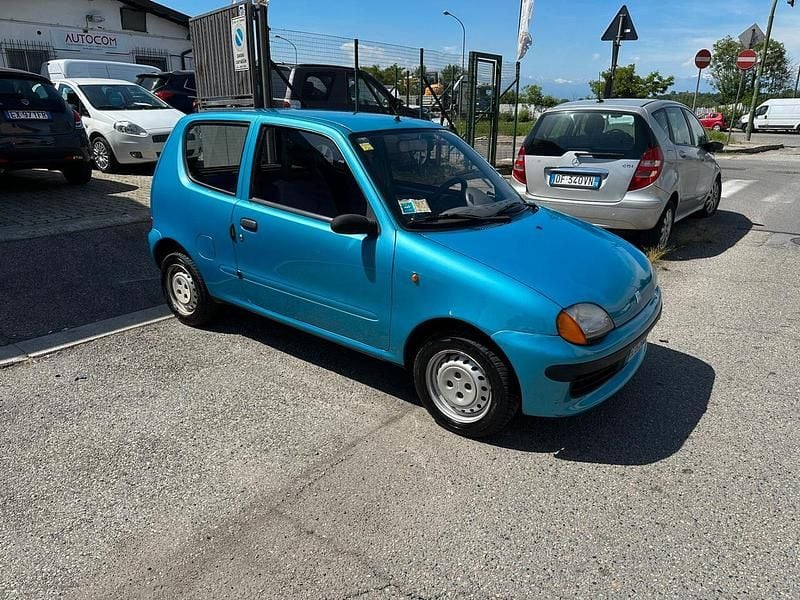 Usata Fiat 600 54 CV (39 kW) 2008 Blu Berlina