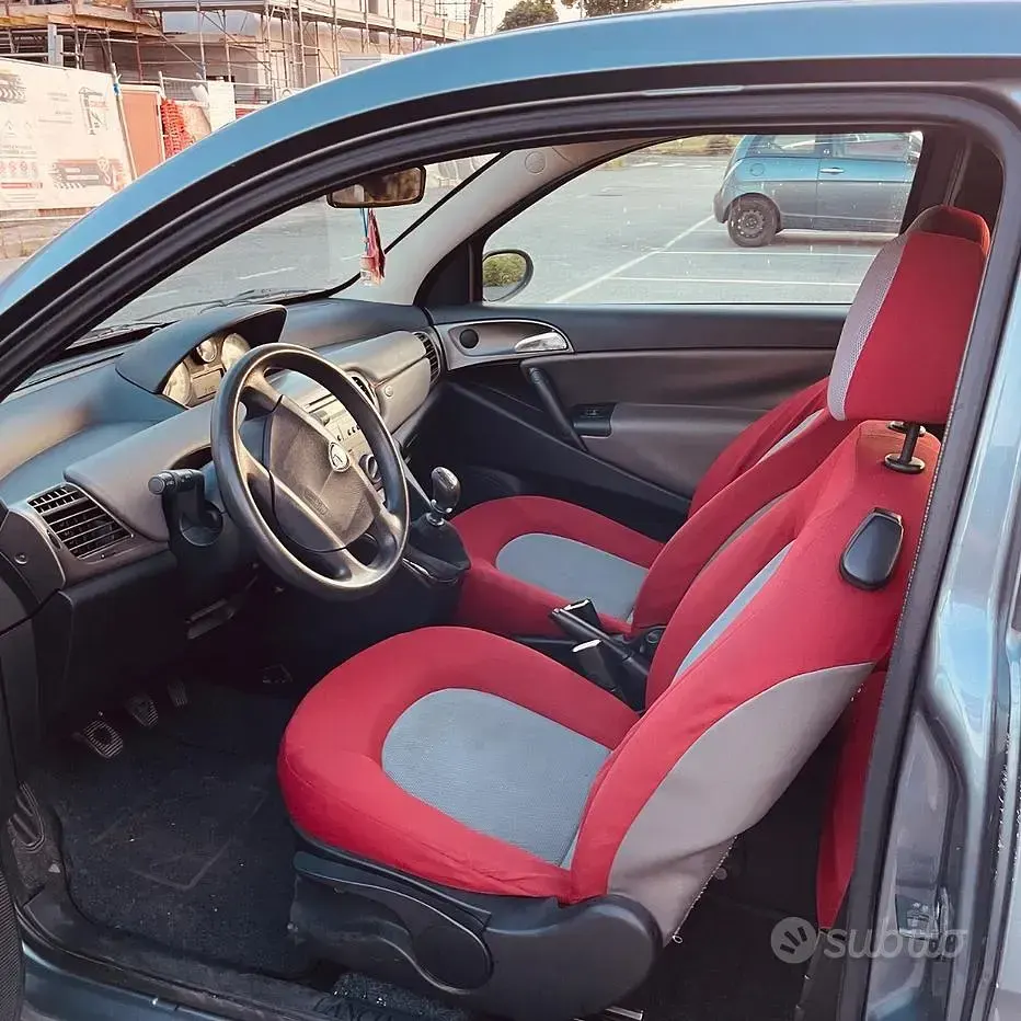 Usata Lancia Ypsilon 60 CV (44 kW) 2005 Grigio Utilitaria
