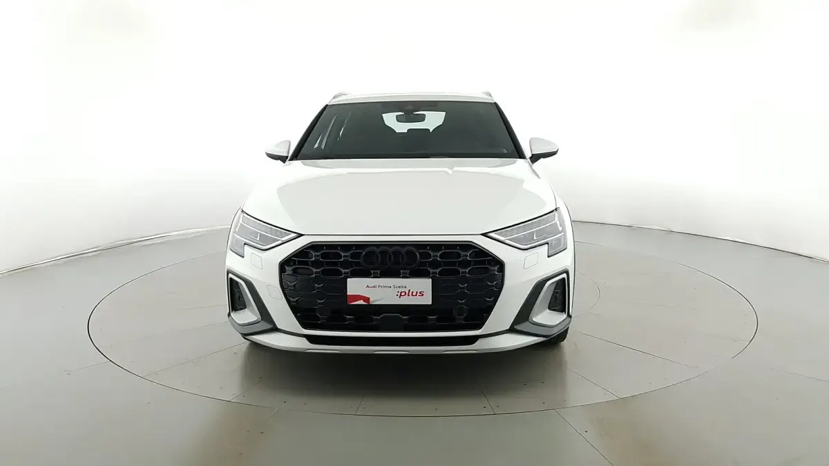 Usata Audi A3 Ambiente 150 CV (110 kW) 2024 Bianco arkona Berlina