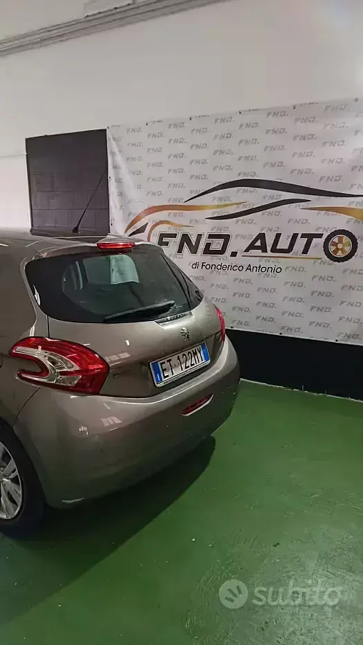 Usata Peugeot 208 Allure 82 CV (60 kW) 2013 Marrone Utilitaria