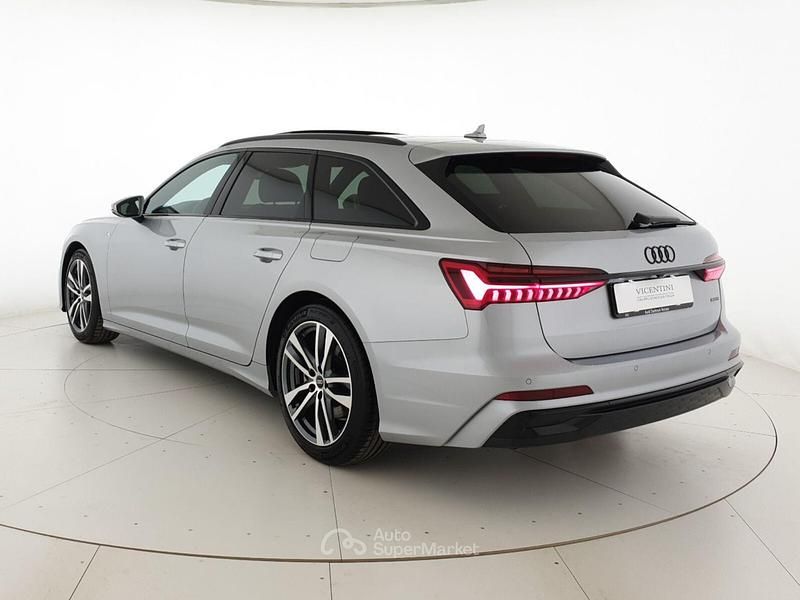 Usata Audi A6 S-Line 299 CV (219 kW) 2025 Argento fioretto metallizzato Station wagon