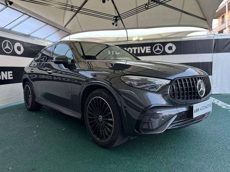 Grigio grafite Usata 2024 Mercedes GLC300 AMG Line Premium Plus Coupé | 75.400 € (Buon prezzo) - Immagine 1/4