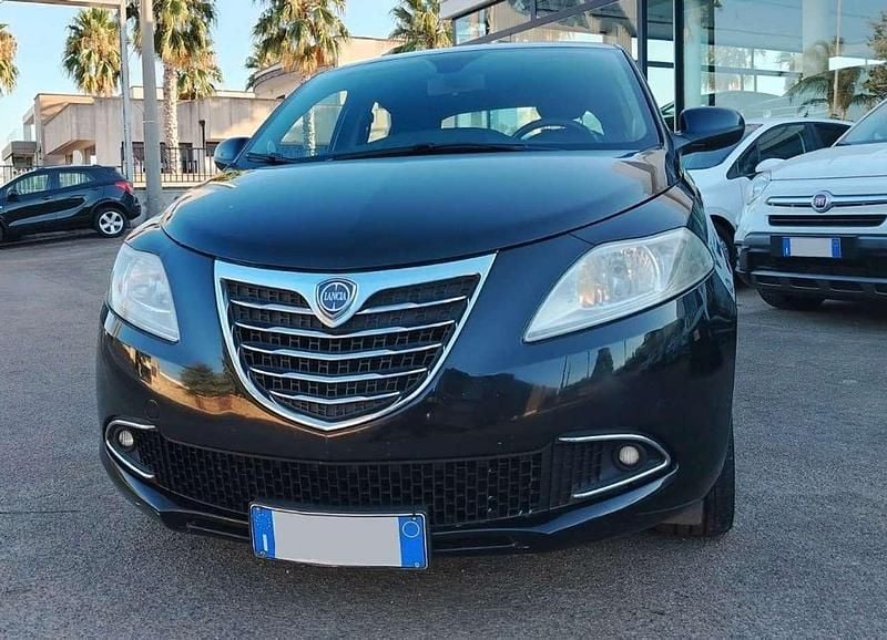Usata Lancia Ypsilon Platinum 95 CV (69 kW) 2012 Nero Utilitaria