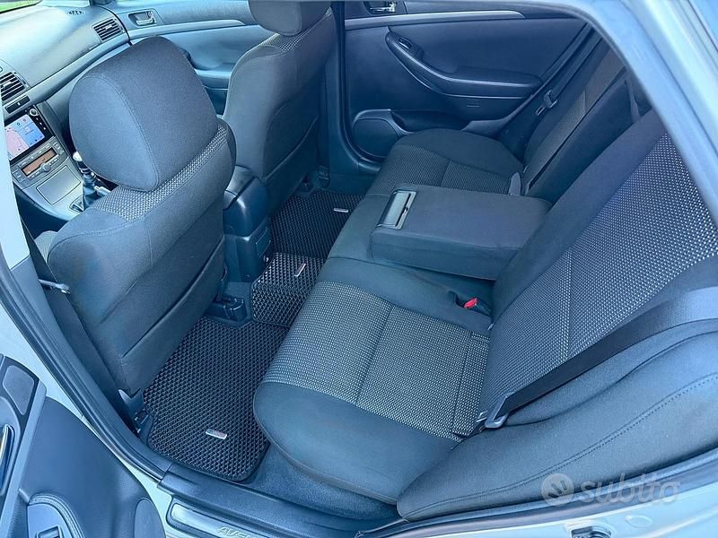 Usata Toyota Avensis 2006 Grigio Station wagon