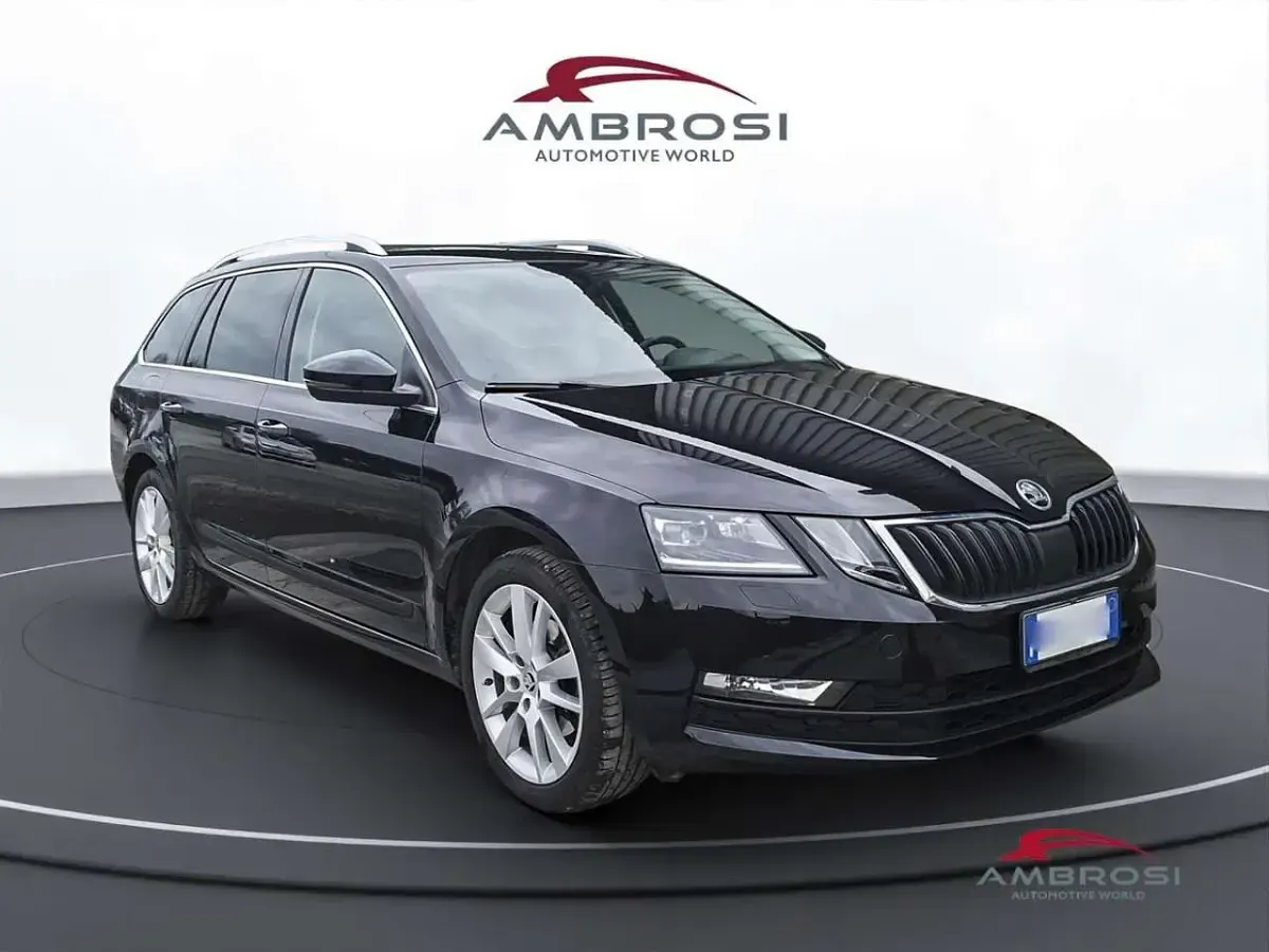 Usata Skoda Octavia G-TEC Executive 110 CV (80 kW) 2018 Nero Station wagon