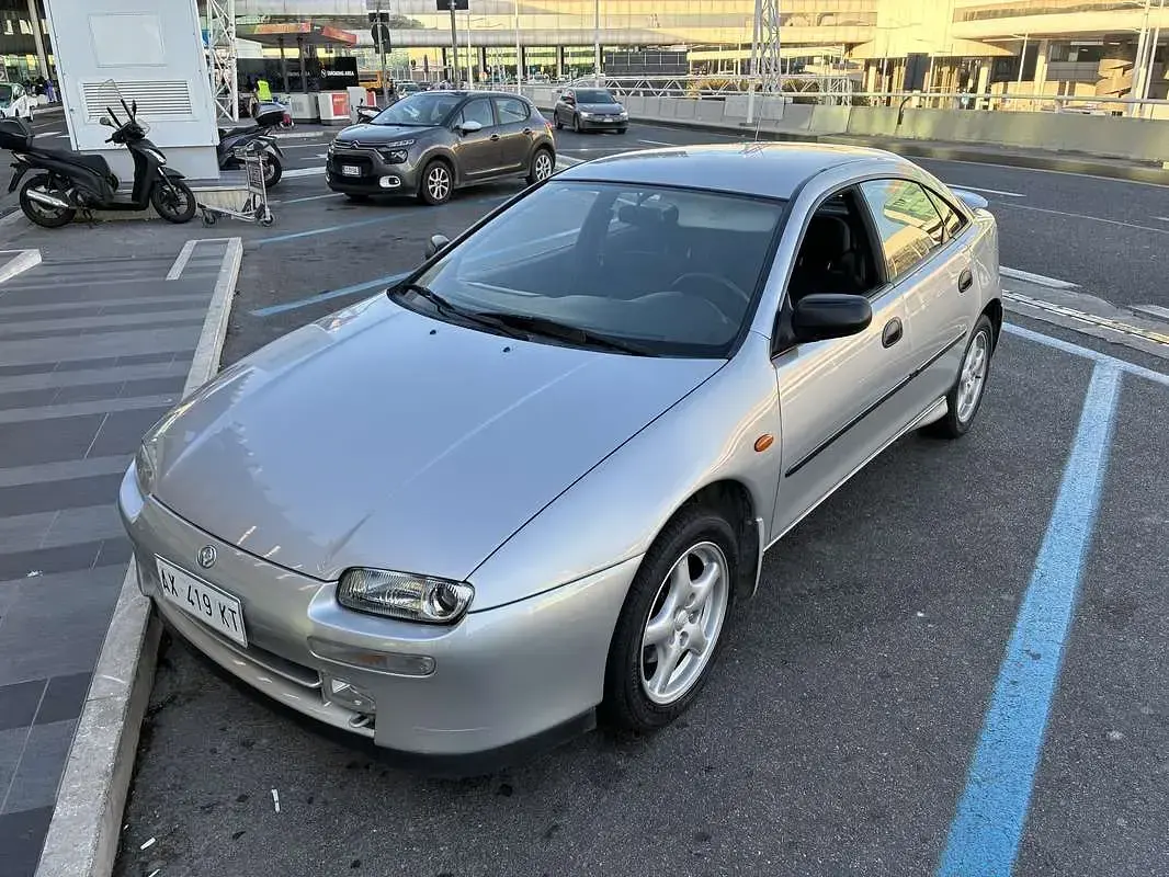 Usata Mazda 323F 144 CV (105 kW) 1998 Berlina