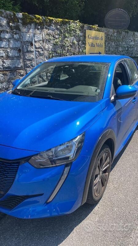 Usata Peugeot e-208 56 kW (77 CV) 2020 Blu Utilitaria