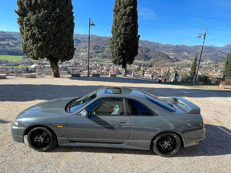 Usata Nissan Skyline 250 CV (183 kW) 1995 Grigio Coupé