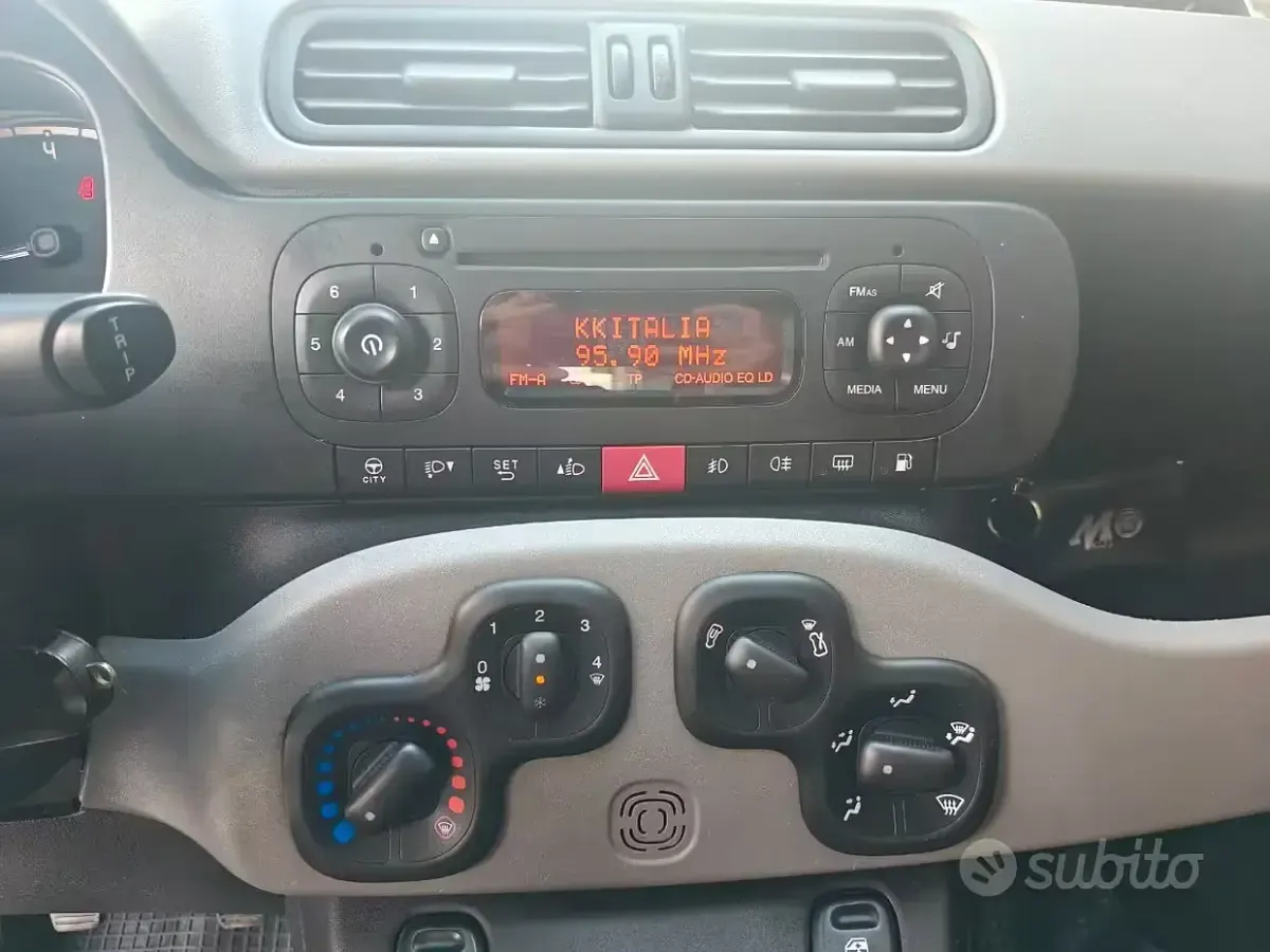 Usata Fiat Panda Easy 69 CV (50 kW) 2014 Rosso Utilitaria