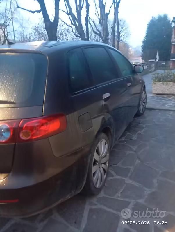 Usado Fiat Croma 150 HP (110 kW) 2006 Castanho Carrinha