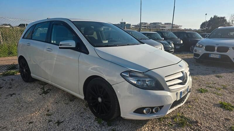 Usata Mercedes A180 Style 135 CV (99 kW) 2012 Bianco Berlina