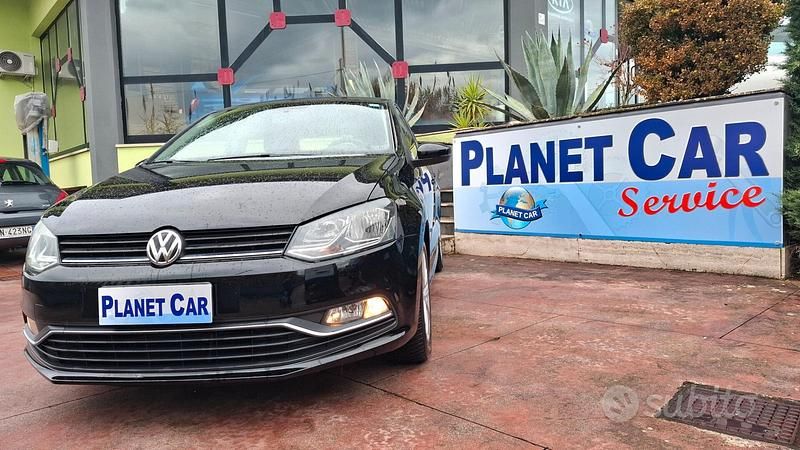 Nero Usata 2014 VW Polo Comfortline Tre volumi | 8499 € (Buon prezzo) - Immagine 1/4