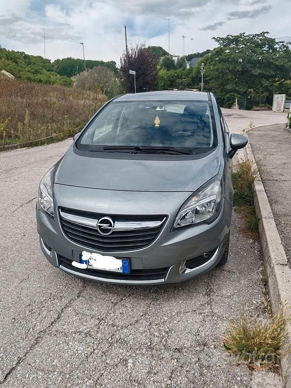 Usata Opel Meriva 101 CV (74 kW) 2014 Grigio Monovolume